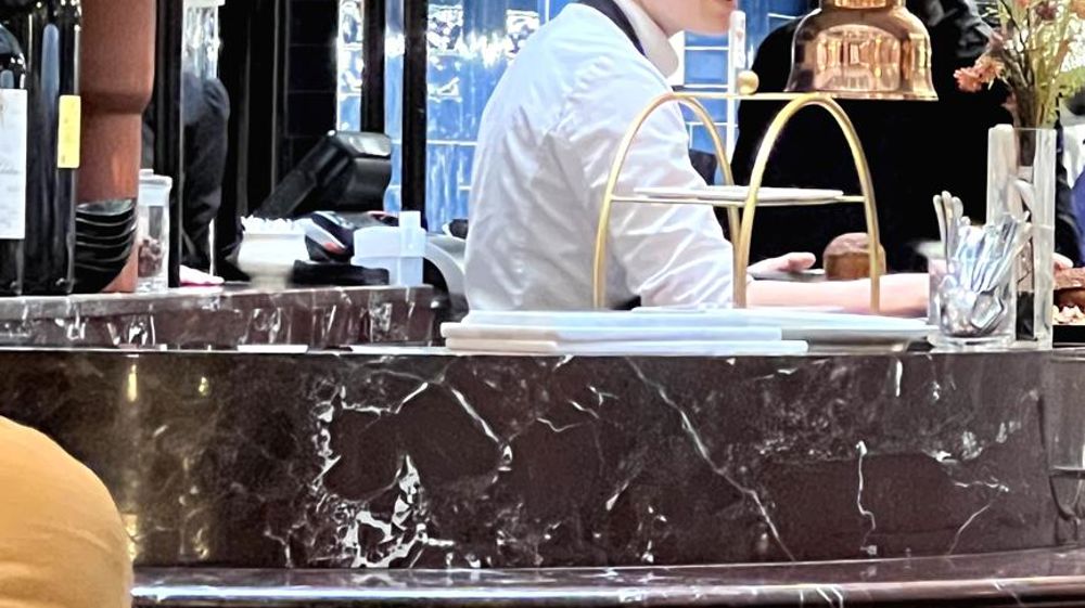 Ravie, Sophie Colombel envisage peut-être d’ouvrir sa propre boutique plus tard. © L. Allafort